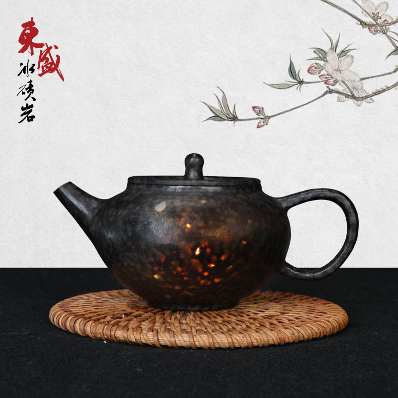东盛天然冰碛岩手工雕刻中式子琳壶